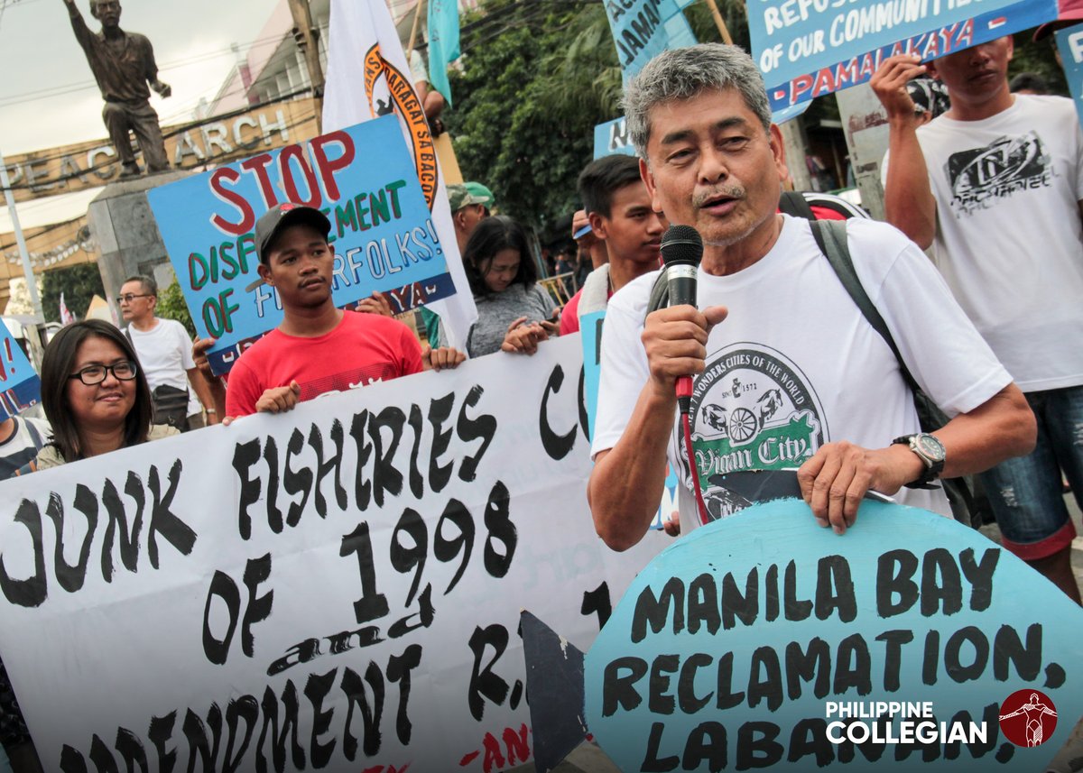 phkule's tweet photo. Peasant groups gathered at Mendiola to call for the junking of the fisheries code, otherwise known as Republic Act (RA) 8550, February 24.
More photos here: https://t.co/gbe1jMO1h5
#ClimateStrikePH https://t.co/8XBhC74kAu