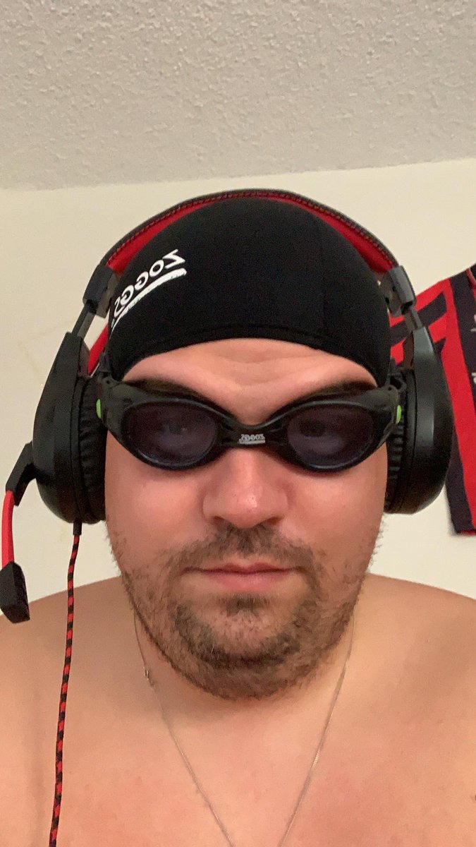SmoggyDave's tweet photo. @_itsashleeee_ This is Henry in case someone starts talking to you at the next home game. https://t.co/zKvFlGvBlV