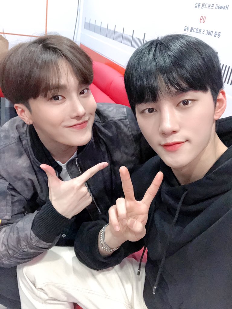 musicaccess0304's tweet photo. [HOT-HOT K-POP HOORAY]
#만능돌 #원대 와 DJ #렉스 가
함께하는 K-POP 퀴즈 퀴즈‼️
다음주엔 어떤 문제가 나올지 👀
여러분 기대 많이 해주세요~~🔥
-
#musicaccess #arirangradio
#뮤직엑세스 #아리랑라디오
#bigflo #빅플로 #LEX #렉스 
#DONGKIZ #동키즈 #wondae #원대 https://t.co/E0OrnLeJgp