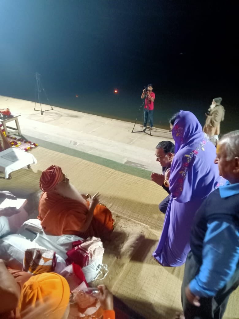 KunwarMathura's tweet photo. महावन स्थित रमणरेती पहुँच ‘श्री गुरु कार्ष्णि शरणानंद जी महाराज” के दर्शन किए व ब्रह्माण्ड घाट पर श्री यमुना महारानी की सपत्नी आरती की।
#Ramanreti #Mahavan #Mathura https://t.co/IDCWxaccsj