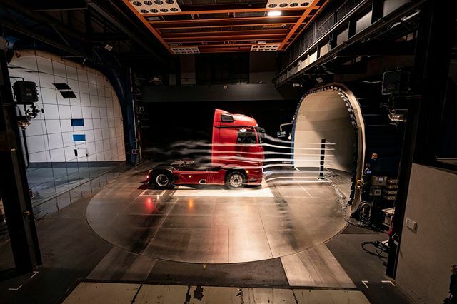 comersud's tweet photo. Nuovo Actros: perfezione aerodinamica per la massima efficienza.
#MercedesBenz #NuovoActros #comersud https://t.co/dWsUQVtBAB