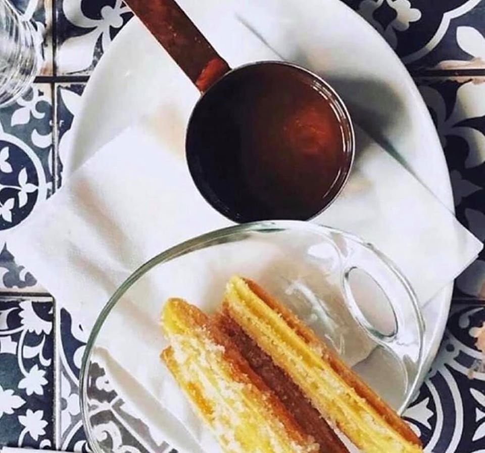 Tinto_Tapas's tweet photo. Try a fresh spin on doughnuts with our Spanish style Chorros, sugary strips of heaven served with a side of hot chocolate dipping sauce. 100% worth the calories! https://t.co/BqYbpVD1zn