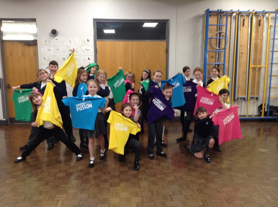 amasingcic's tweet image. Look at this gorgeous bunch @YsgolDerwen getting ready for today’s First of 10 Fusion shows starting @WAHWrexham can’t wait to see you all in a bit 🌈🌟🎵@BusinessWalesN @northwaleslive @Arts_Wales_ @DWearing1972 @welshgocreative @ThisIsWrexham @Rawson_D @BBCWalesPress @HODjules