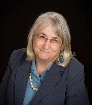 This week in The Loft: Author Helen Henderson trbr.io/M89BNr7 via @SeelieKay