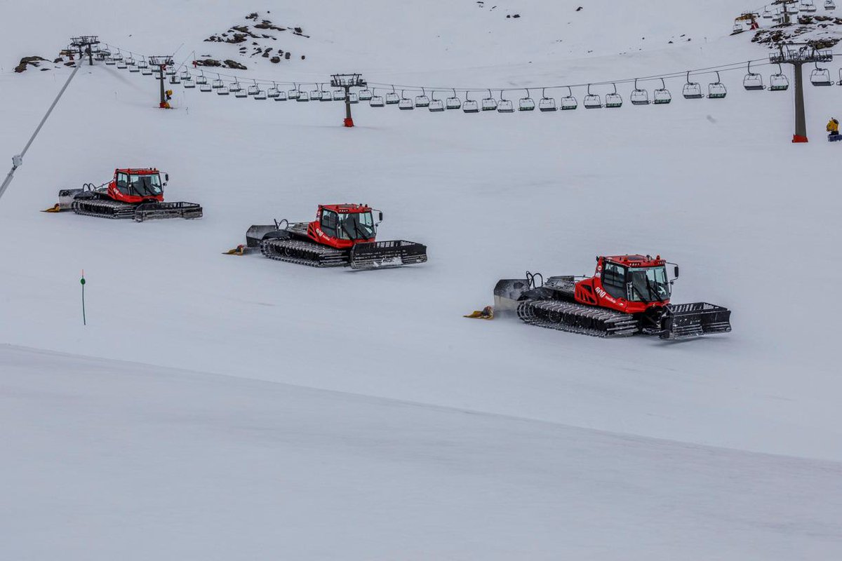 Buenos días #SierraNevada. Todo a punto para disfrutar de un nuevo día de esquí/ snowboard, con esta previsión:
🏂77 km. 94 pistas
🚡20 remontes
❄️Nieve polvo/dura
ℹ️ sierranevada.es/partedenieve