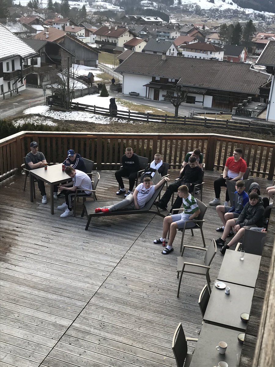 la_salle1's tweet photo. The boys hearing the dreaded news that due to heavy snow there will be no school today and they will HAVE to go skiing 😄⛷ ⛷#everydayisasnowday #skiAustria 🇦🇺 https://t.co/Se2fexiqdy