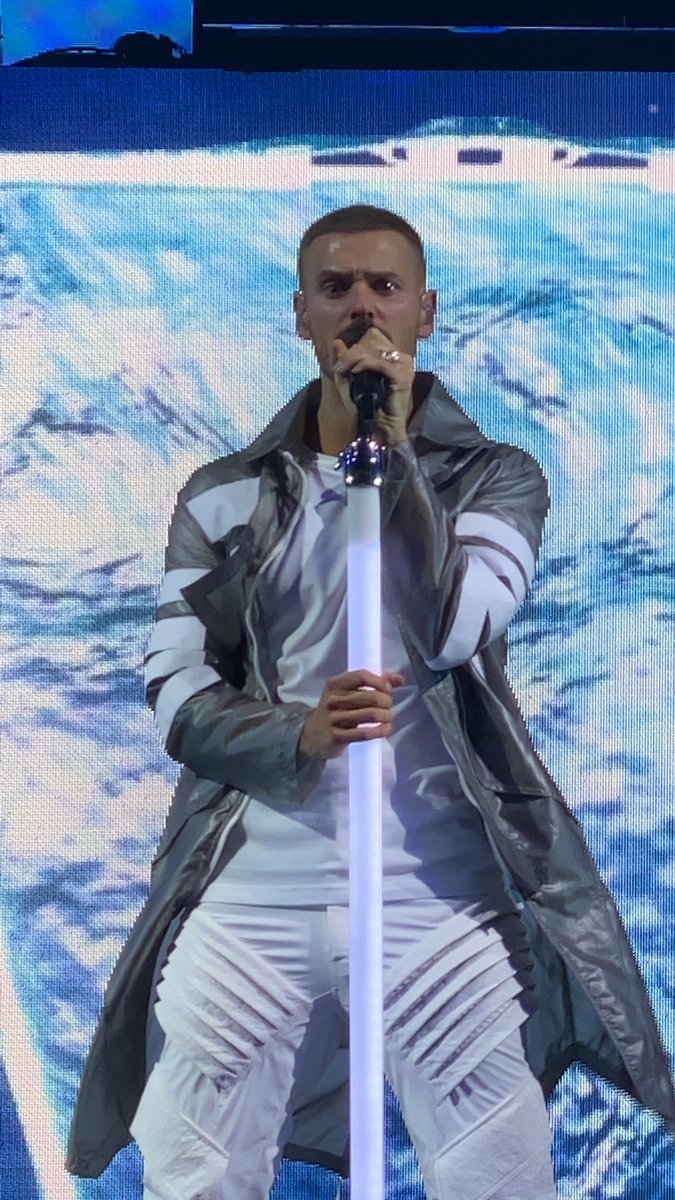 Kyril80's tweet photo. Merci pour la soirée #pyramidetour #Amiens #1errang Encore un concert au top et très émouvant sur #sitespaslà Vivement le prochain 💪🏻💪🏻☺️😋😉😘😘 @MPokora . Merci à toi @Boom2Music pour le petit coucou sur scène, ça fait plaisir d’être reconnu ☺️🙈 https://t.co/GOU7ymuDHw