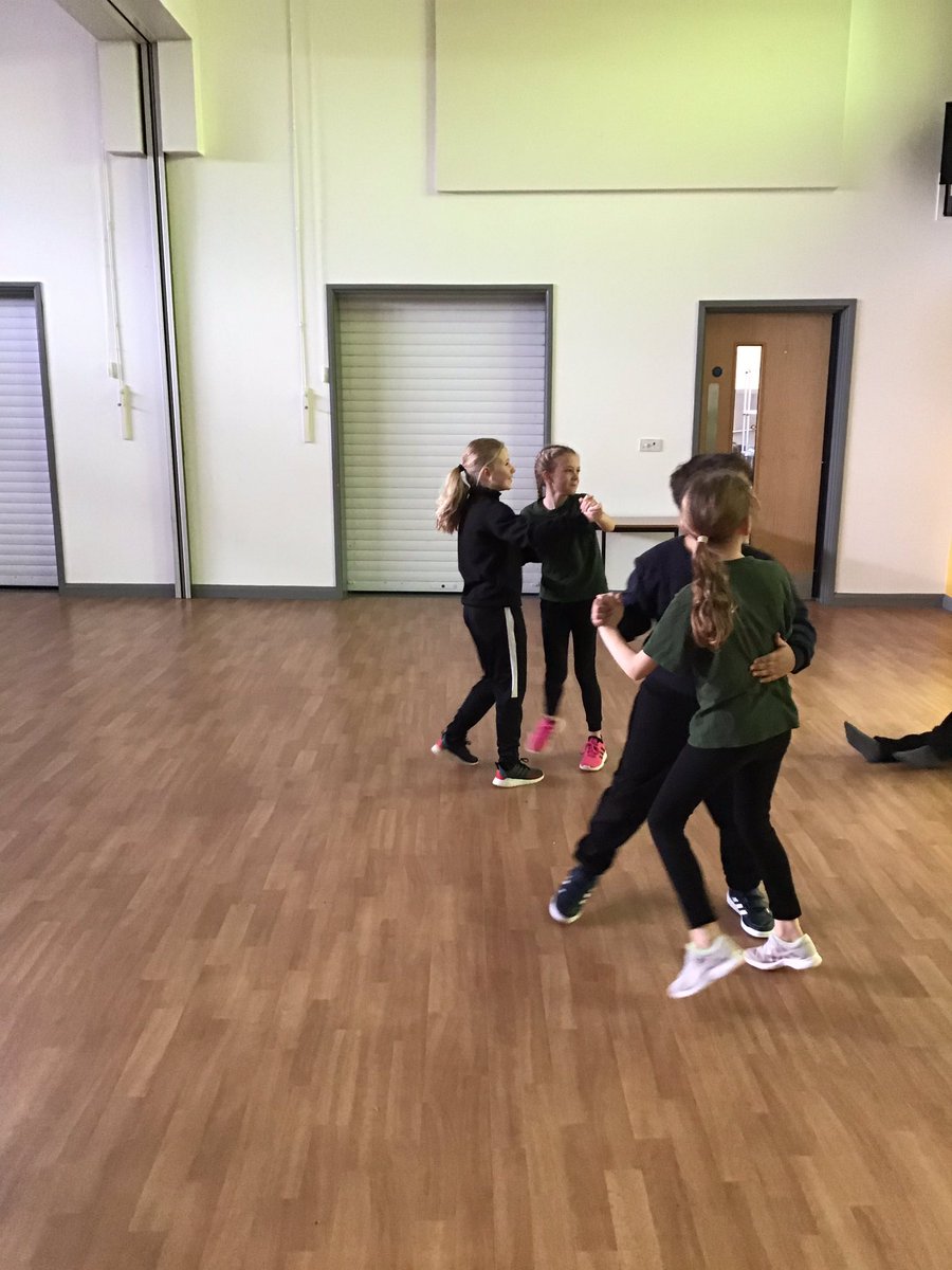 owlsMPS's tweet photo. Year 4 enjoying dance in PE https://t.co/B5ejbSav8n