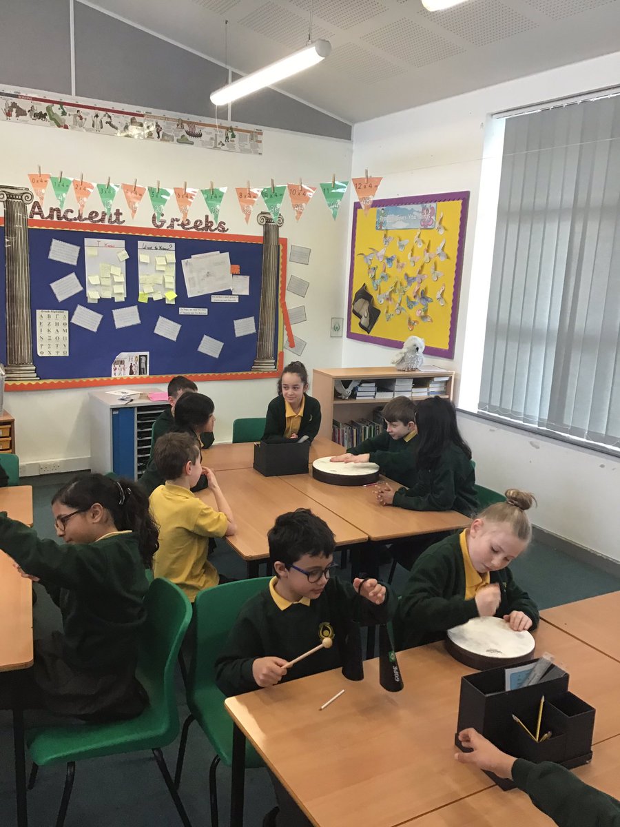 owlsMPS's tweet photo. Year 4 Owl Class investigating pitch in Science. https://t.co/O4wrbFS4lj
