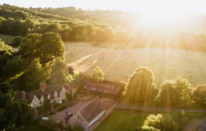 If your plans are changing about travelling abroad, we have two houses on the Hereford-Worcester border with beautiful countryside, lots to see and do, easy to reach &amp; a Michelin star restaurant across the field. Easter weekend available at The Hyde - sleeps 20, hot tub &amp; tennis