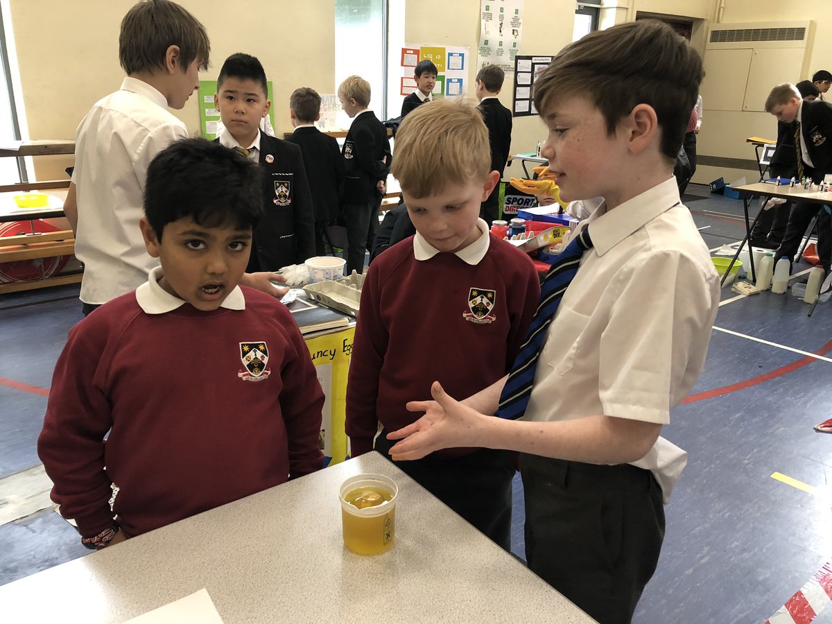 StColumbasLPrep's tweet photo. #SCCPrep2 enjoying the outstanding #SCCPrep6 #SCCScience Fair. #SCCAcademicExcellence https://t.co/5Z9x29tziI
