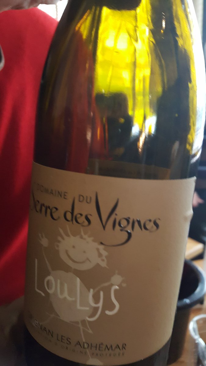 affairesdevins's tweet photo. Il n'y a pas que des rouges à #grignan-les-adhémar, il y  a aussi des #vinsblancs minéraux et floraux d'autres plus boisés https://t.co/LISGYQjLJp