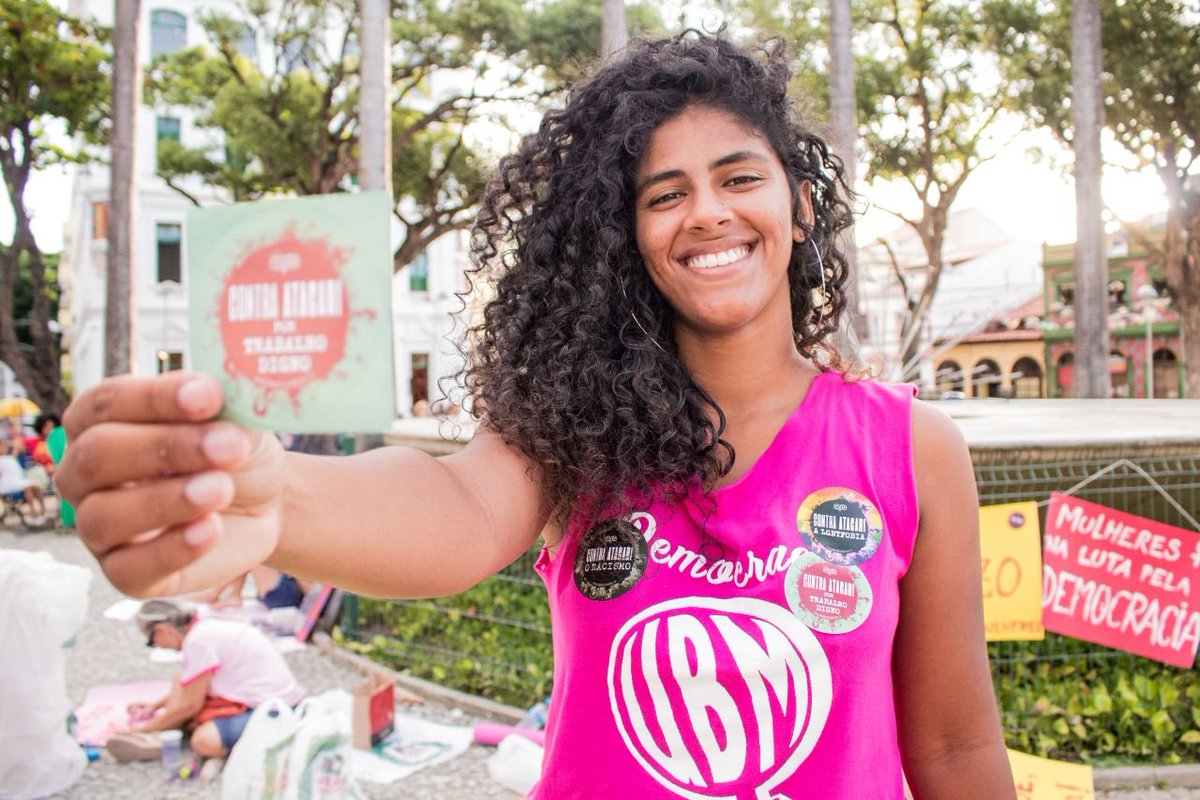 UJSBRASIL's tweet image. Feminismo se faz desde cedo. #8M no Recife foi lindo demais. Viva a luta das mulheres! #lutecomoumagarota #feminismo #girlpower
Foto @caldaspedr
