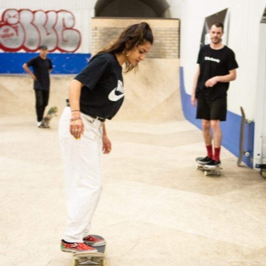 PottersFieldsPa's tweet photo. Looking for some #MondayMotivation?
Why not try something a little different by signing up to the adult skating beginner's course at Hop Kingdom?
DEETS 👇
Every Monday - 18:00-21:00
Hop Kingdom - Druid Street
(Next to St.John's Churchyard)
#wheeliegood #parklife #hopking https://t.co/k0BgT5qfCu