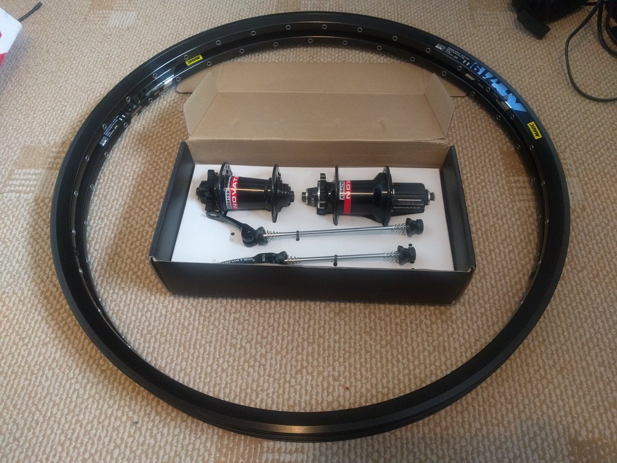 oggysrepairs's tweet photo. Hubs just arrived for my latest wheel build #Mavic #Novatech #DTSwiss #handbuilt https://t.co/rwRHIpFcxI
