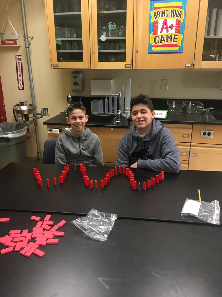 RoslynMS's tweet photo. Working with high amplitude and high frequency waves. #RMSScience #RoslynSchools @cjohanson45 @DaveLaz1 @jsheehan927 @m_goldspiel https://t.co/6vVlt8Qwvy
