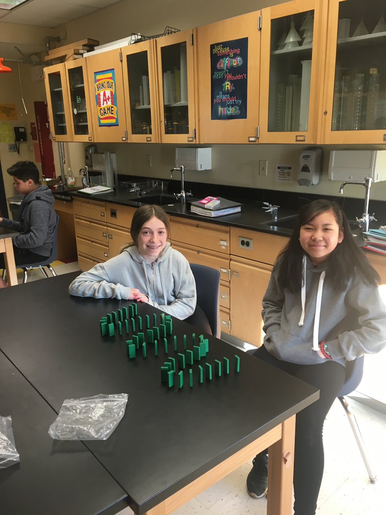 RoslynMS's tweet photo. Working with high amplitude and high frequency waves. #RMSScience #RoslynSchools @cjohanson45 @DaveLaz1 @jsheehan927 @m_goldspiel https://t.co/6vVlt8Qwvy