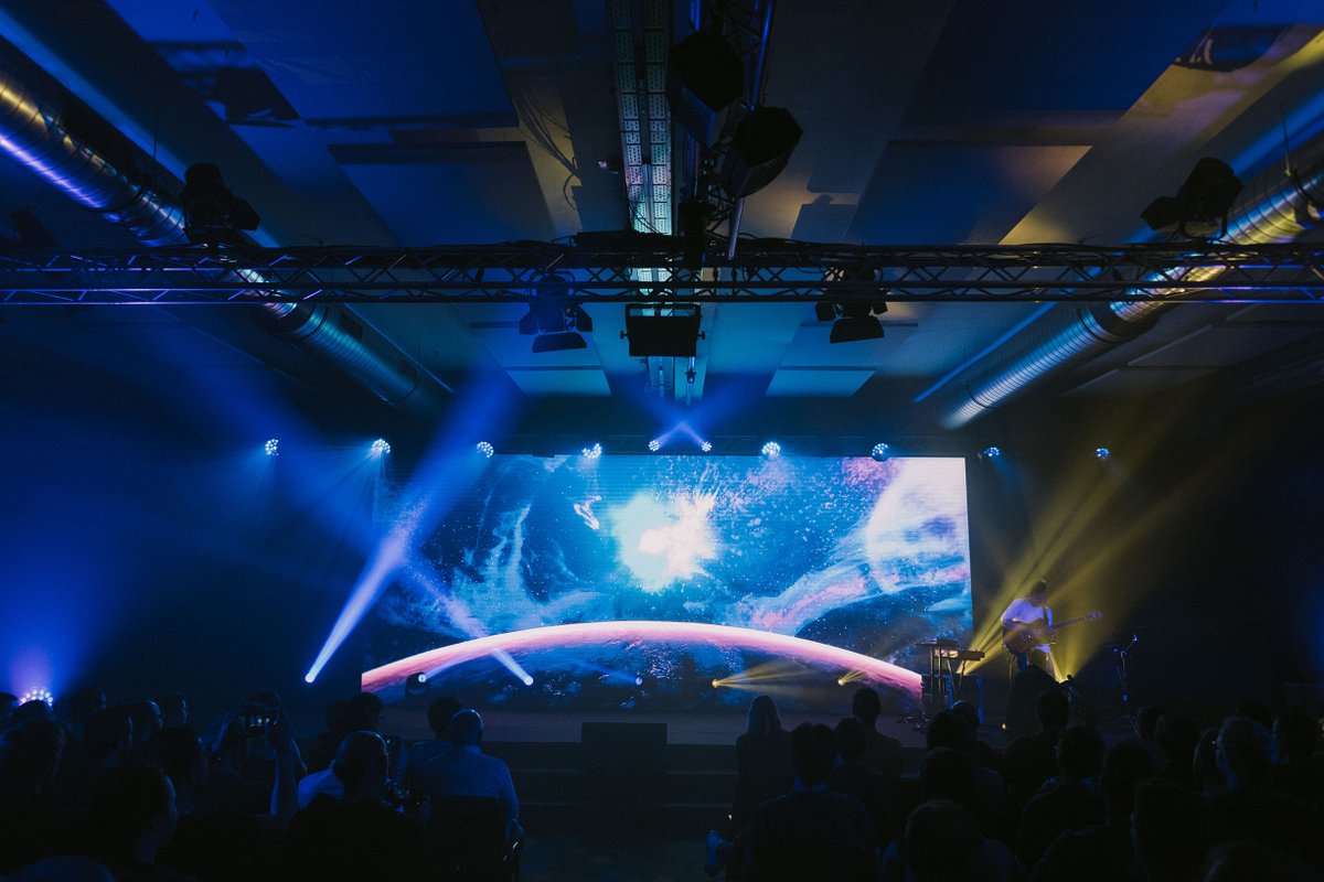 DevOneLinz's tweet image. Remember last year&apos;s epic intro? We can&apos;t wait for you to see what we have planned for this year&apos;s #DevOneConf. So #staycurious and #beopen!  Quick reminder - there are still some Regular Tickets left, grab yours before they are all gone! 👉 bit.ly/330uPuG