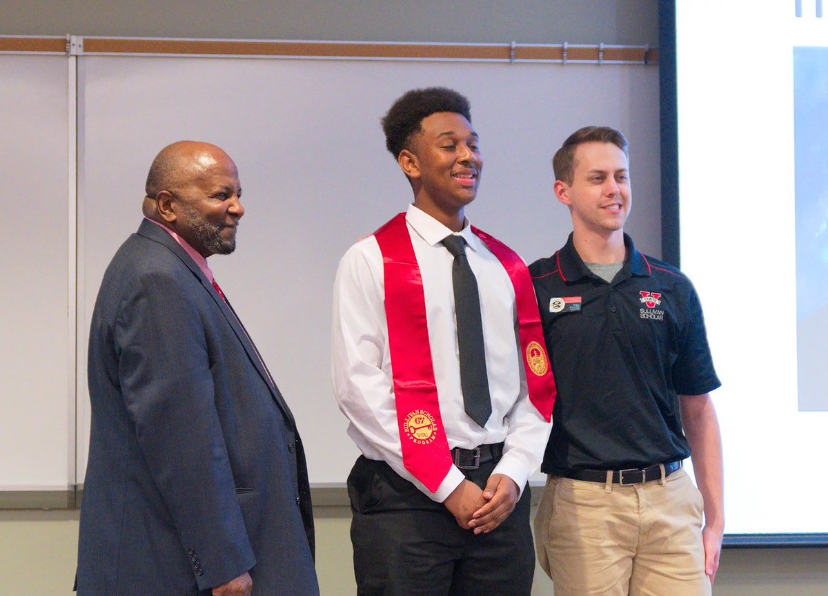 VSUSullivanSch1's tweet photo. Congratulations VSU Sullivan Scholars and Future  Teachers from Valdosta: DeAndre Harris and Re’Shard Dowels! @vecanews @GoValdostaCats https://t.co/XPskHv7KDR
