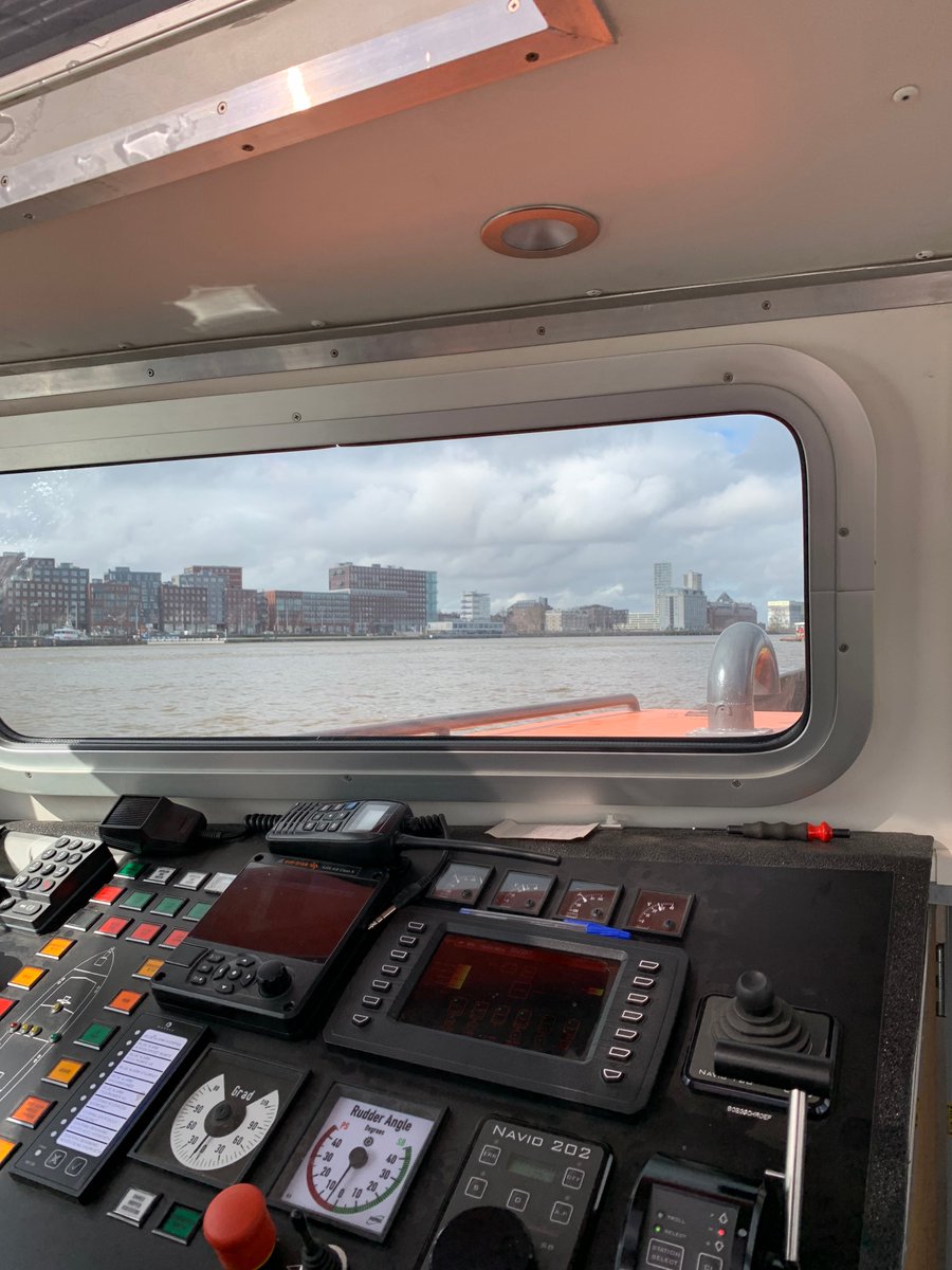 GDBouwlogistiek's tweet photo. Ik mocht vandaag een rondje meevaren met de elektrische Joop Rutte I. Dat er nog maar Rutte-tjes mogen bij komen #bouwlogistiek #ruttegroep https://t.co/fVjP2TfeUu