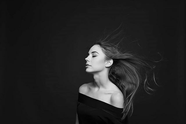 #Repost @silviapgas97
・・・
Resistir es un tipo de existencia.