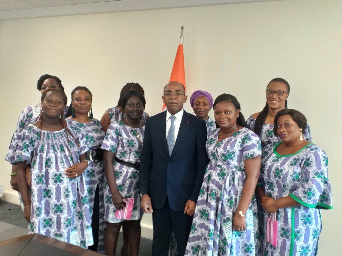 MinCGP_ci's tweet photo. #JIF2020 : Le Min @ClaudeIsaac_De rend hommage aux vaillantes Femmes de son Cabinet pour leur engagement et leur contribution au rayonnement du ministère. @MinCGP_ci #Gouvci @ONUFemmes @mffe_gouv https://t.co/yq6riNjL9C