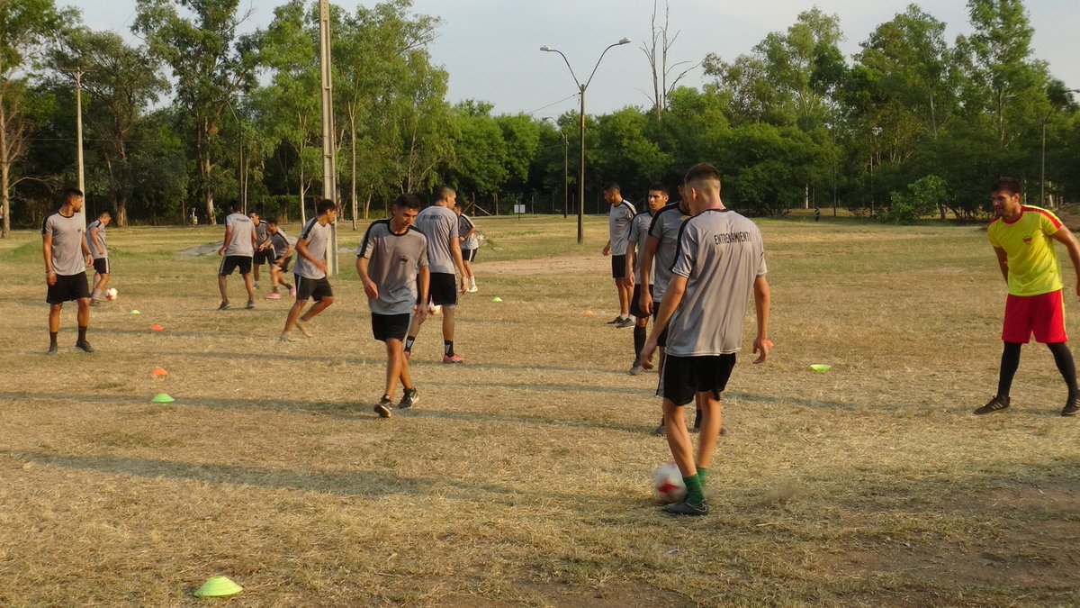 cccnemby1925's tweet photo. #PRETEMPORADA2020
El plantel reinició las tareas físicas esta mañana, bajo la atenta mirada de los profesores Oscar Paulin y Edgar Aguilera
#VamosCCC https://t.co/pWthTqaWNK