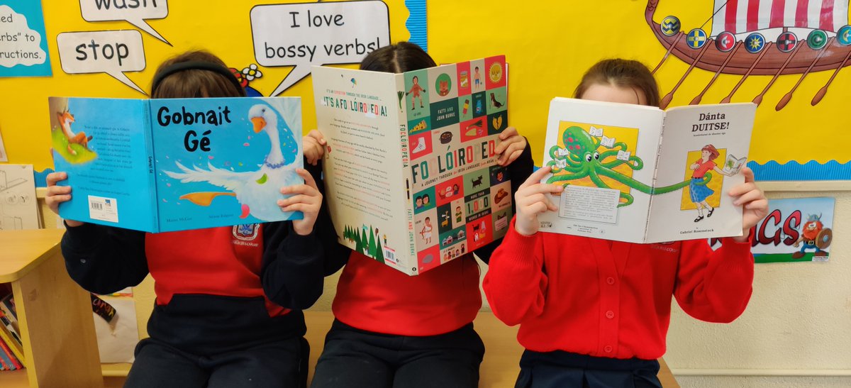 3rdClassASGNS2's tweet photo. Seachtain na Gaeilge atá ann! Is grá linn a bheith ag léamh as Gaeilge -Iníon Ni Shíochain😍 #SnaG2020 https://t.co/goONSG6SJk