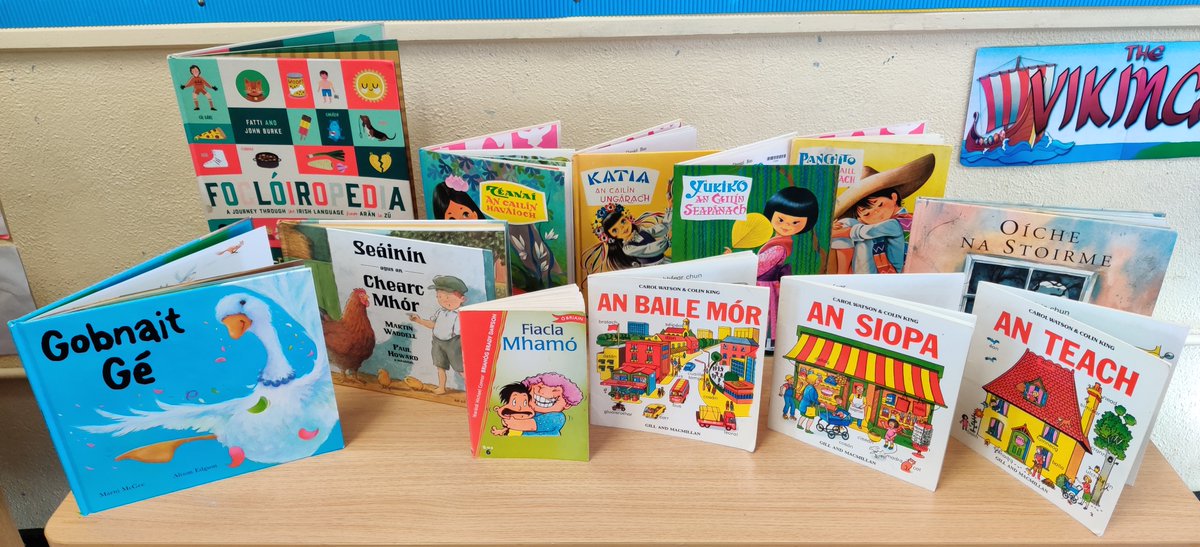 3rdClassASGNS2's tweet photo. Seachtain na Gaeilge atá ann! Is grá linn a bheith ag léamh as Gaeilge -Iníon Ni Shíochain😍 #SnaG2020 https://t.co/goONSG6SJk