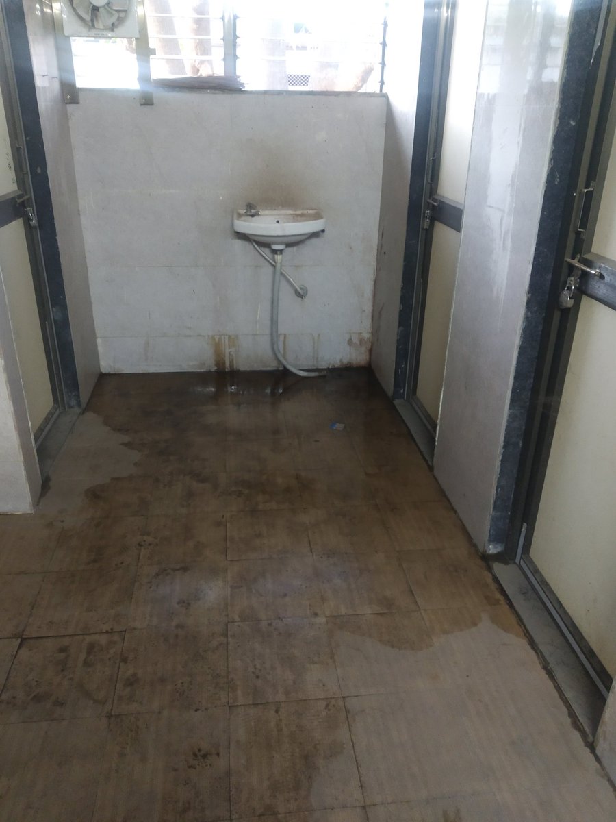 just_aniil's tweet photo. @vijayrupanibjp #feedbackforbetterindia #feedbackforimprovement sir see condition of new bus stand of Balasinor.your govt.invested huge money for development of state infrastructure and whole govt.working hard for development but bureaucracy isn't upto that calibre.#dosomething https://t.co/ogxWtLnlbA