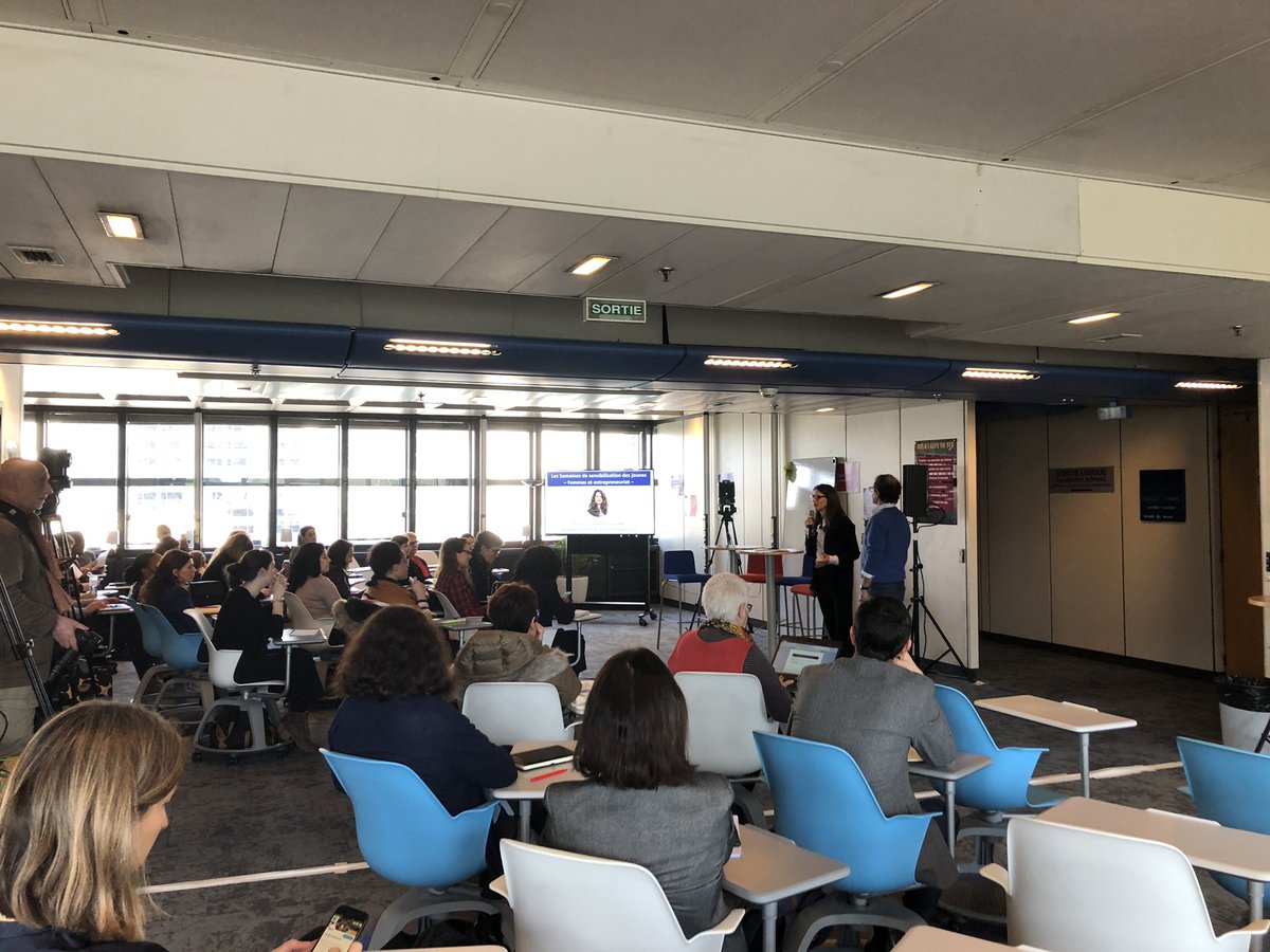 100000e's tweet photo. 🚀C’est parti pour la conférence de lancement de la 8e édition des #SemainesEF au @LabBercy! 📣1200 #entrepreneures mobilisées dans 16 régions métropolitaines et d’Outre-mer et + de 20000 #jeunes sensibilisés https://t.co/NepnizMn22