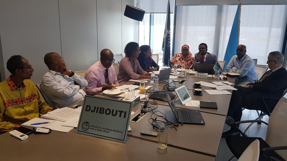 MEFIGouv's tweet photo. #Djibouti, #Ethiopia, #Somalia, #Kenya &amp; #Eritrea are Videoconferencing to advance #HOA #Regional #integration with the @WorldBank, @AfDB_Group and @EU_Commission https://t.co/CcmbjwJmie