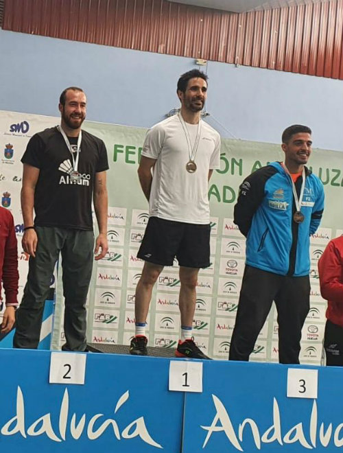 huelva24's tweet photo. Pablo Abián conquista el Máster Absoluto de #Montilla y Nerea Ivorra se lleva la plata https://t.co/wIfTwq0d6e #Huelva #Córdoba @CBIESLAORDEN #Bádminton https://t.co/WVdtEXfuDu