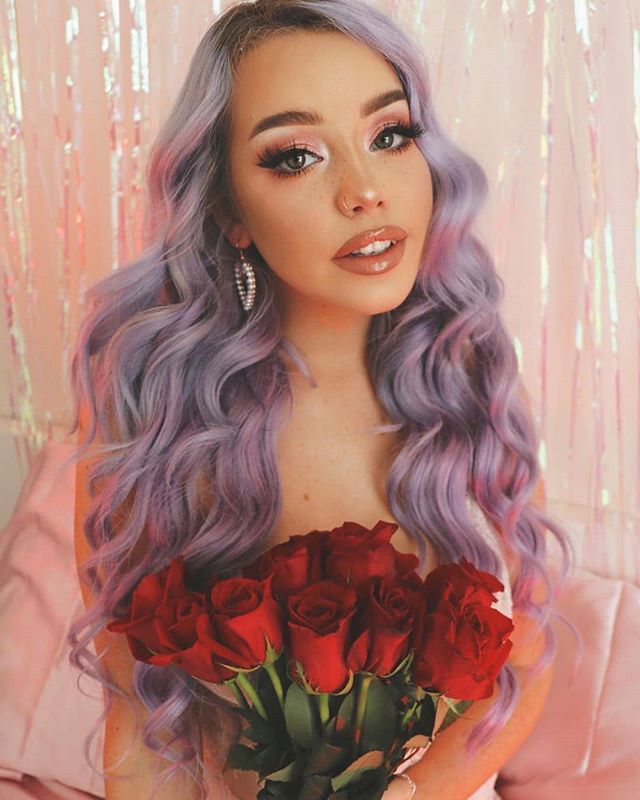 myLottieLondon's tweet photo. #lottielondon qween @hailiebarber looking flawless af in #freckletint โค๏ธ๐น https://t.co/5fiRuUVqup