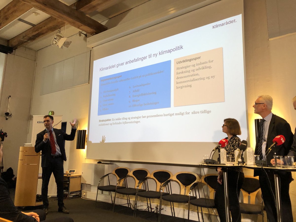 Danish govt climate watchdog proposes monster carbon tax of 200 EUR/ton, gradually implemented by 2030, to reach DK climate goal of 70% reduction. Expect industry outrage and euphoria on the left.