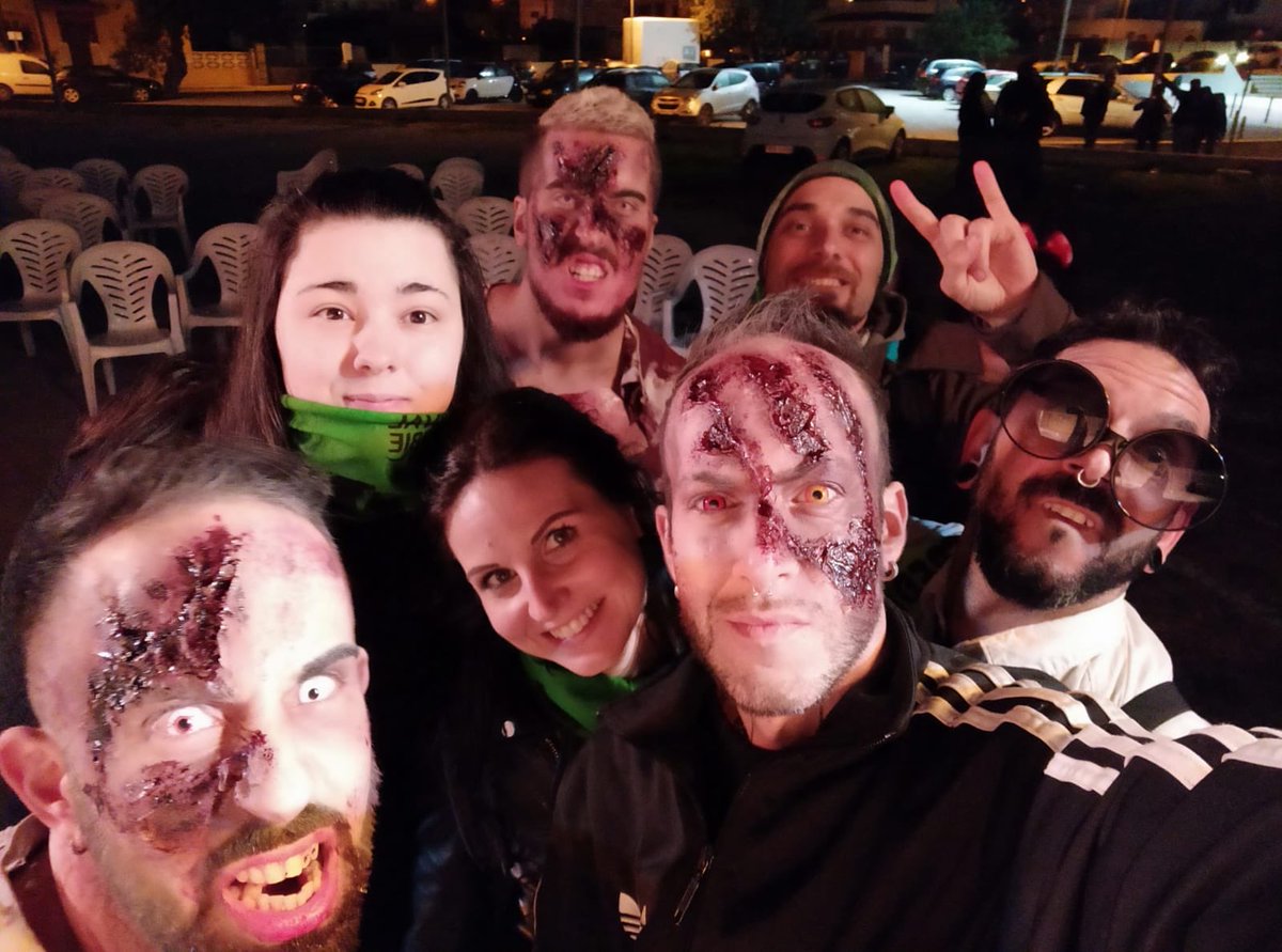 AndreaB26361131's tweet photo. @SurvivalZombie Una noche brutal como siempre!! 🧟‍♂️🧟‍♀️ https://t.co/QUSNunrBc2