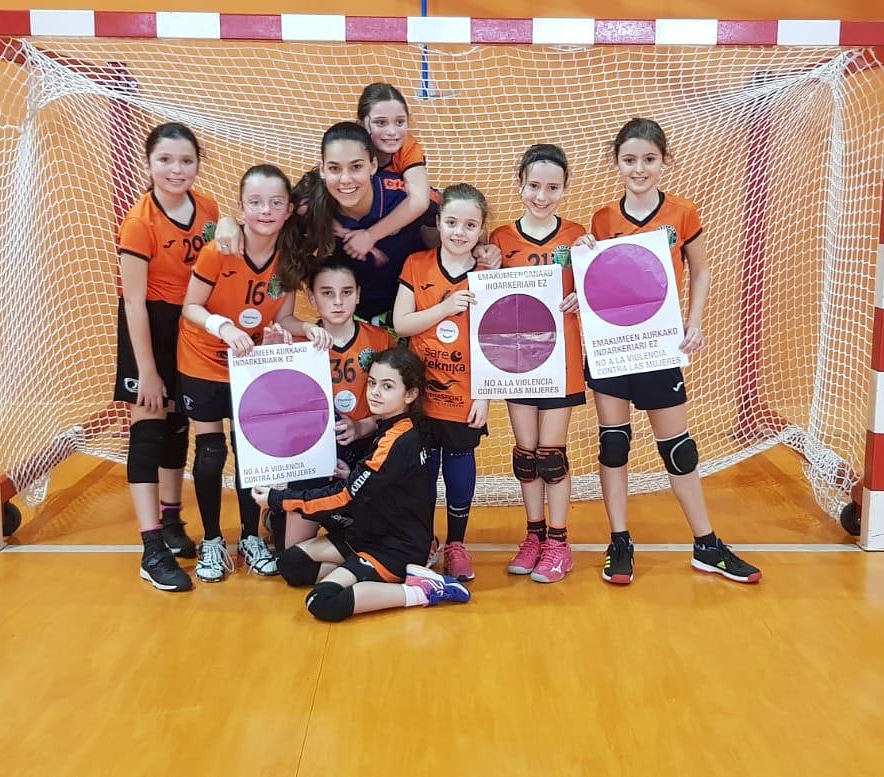 KukuEskubaloi's tweet photo. LIGA BENJAMIN 2011 BIZKAIA
Kukullaga Etxebarri 10-11
3 🆚 1
Gibele S. Corazón
#Etxebarri #Herribarri #emtesport #Sareteknika #Quórum #JuegasABalonmano #EskubaloiaBizkaia #EzEzetzDa #36urte @EtxebarriBizi #8m #8Marzo https://t.co/kAURfpf9F9