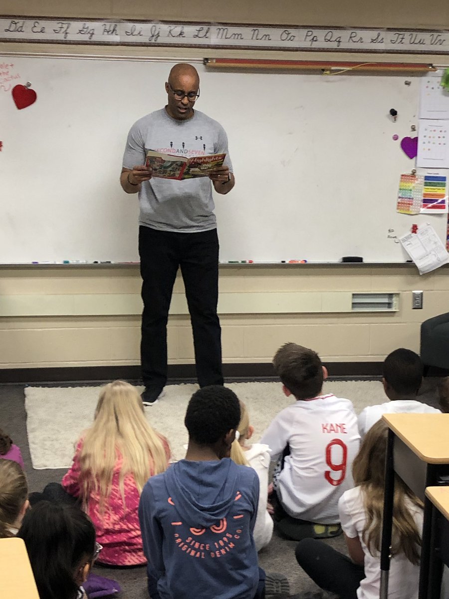 BuerkGreerTeam's tweet photo. Our classroom got a special visit from @secondandseven and former OSU &amp; NFL football player, Allen DeGraffenreid on Friday! Congratulations to Larry for reaching his goals and earning this special reward for us! #plsdProud https://t.co/iJKq8SXn6h