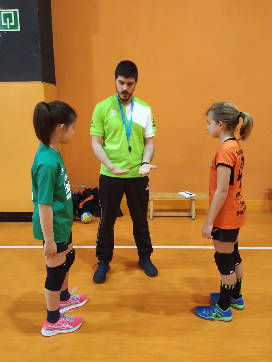 KukuEskubaloi's tweet photo. LIGA ALEVÍN BIZKAIA 2009
Kukullaga Etxebarri A
3 🆚 1
Abaitasuna LH 4-5
#Etxebarri #Herribarri #emtesport #Sareteknika #Quórum #JuegasABalonmano #EskubaloiaBizkaia #EzEzetzDa #36urte @EtxebarriBizi #8m #8Marzo https://t.co/pwaN2VSZwZ