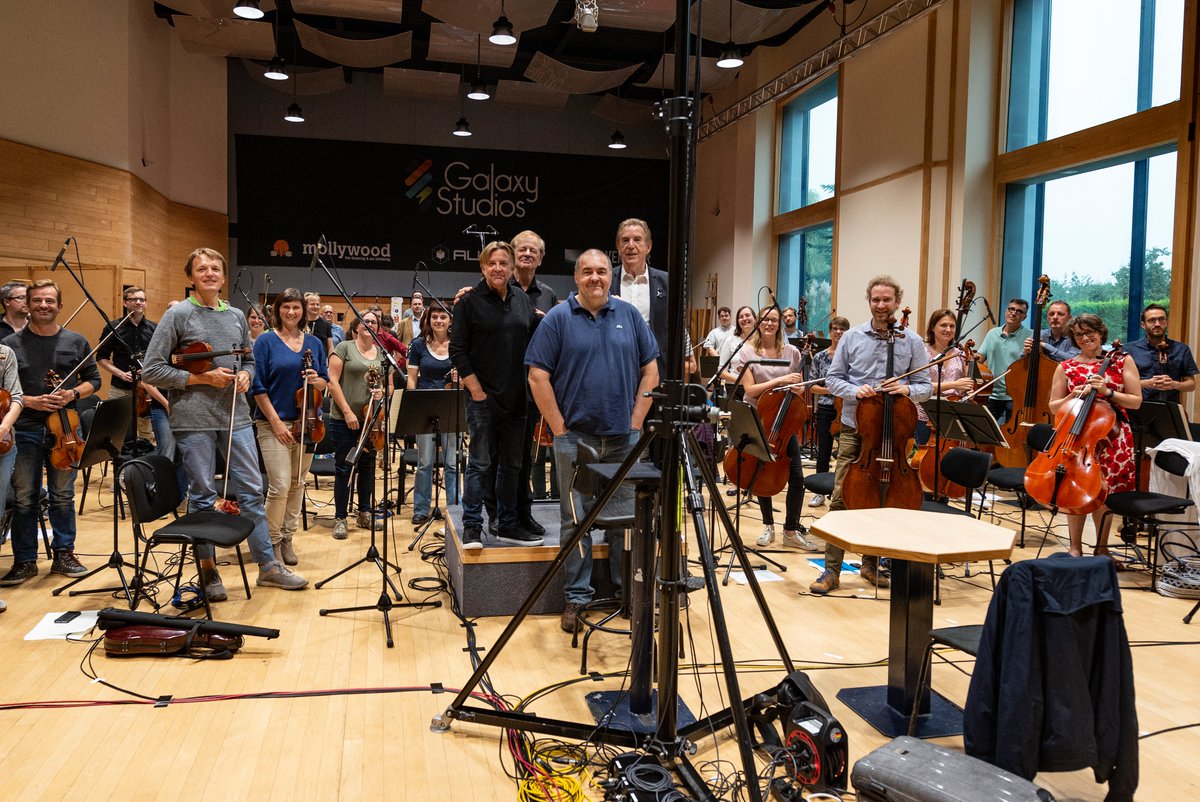 Such sad news; our dear friend, conductor Dirk de Caluwé, has left us far to early… Rest in peace Dirk, our deepest condolences to his family and friends.