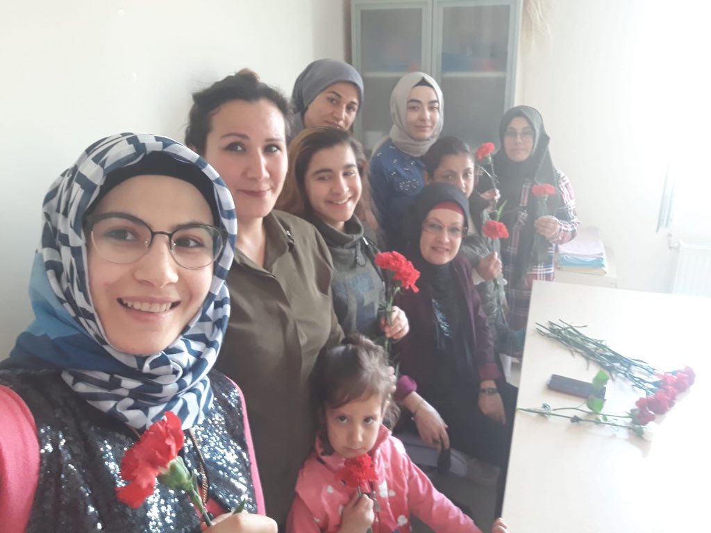 meryemispir_'s tweet photo. Öğrencilerim İle 8 Mart Dünya Kadınlar Gününü Kutladık #kuaförlükkursu @SefikAkkoz @oguzelihem027 @ncl_inal @eyyubi1970 @ahmetgocmen68 @oguzelikymk27 @BeyciHac @gul_davut @Gasmekgaziantep https://t.co/z32eBRaj0F