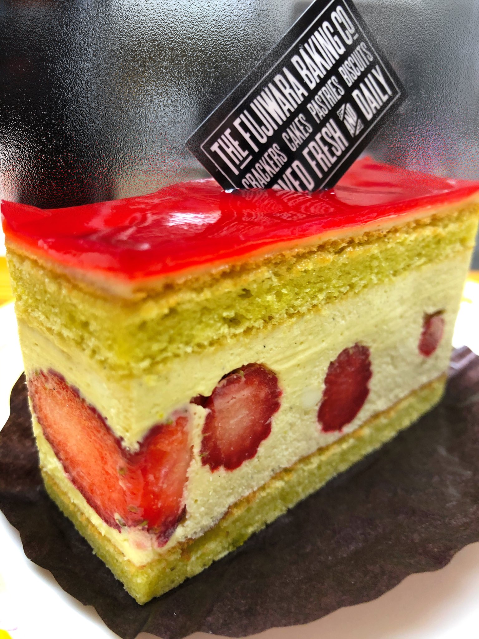 M 藤原洋菓子店 ケーキ屋さん フレジエ ピスターシュ 7円と高いけど価値ある1品 大変美味しくいただきましたオススメ 岡山県岡山市南区植松575 1 T Co Pdl9rkt1uk Twitter