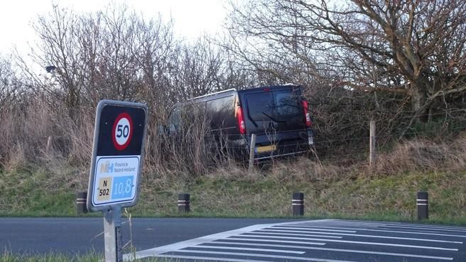 Politie gaat verder met bus uit de bocht in Callantsoog, de eigenaar is nu wel bekend..