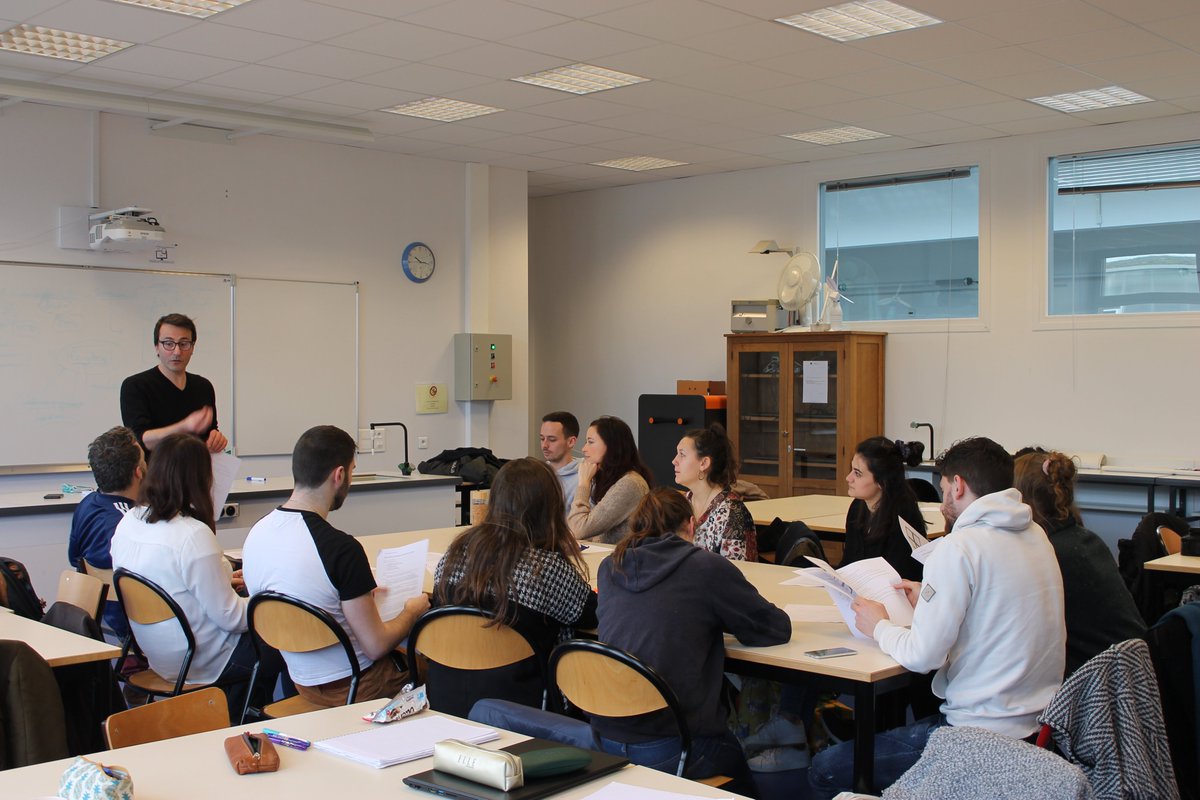 InspeNantes's tweet photo. Promouvoir un internet meilleur auprès des jeunes, de leurs parents et de la communauté éducative : Objectif des journées "Safer Internet Day" organisées à l'#Inspé du Mans https://t.co/RvX0iyehts