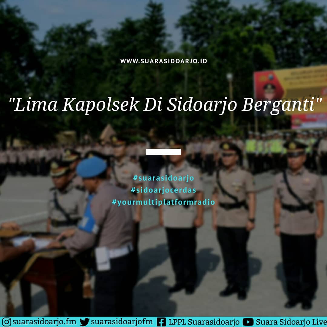 Suara_Sidoarjo's tweet photo. Kombes Pol. Sumardji Kapolresta Sidoarjo, Senin (9/3/2020) pagi, memimpin upacara serah terima jabatan lima Kapolsek jajaran Polresta Sidoarjo.
#suarasidoarjo
#sidoarjocerdas
#yourmultiplatformradio https://t.co/BM8S6QGIYk