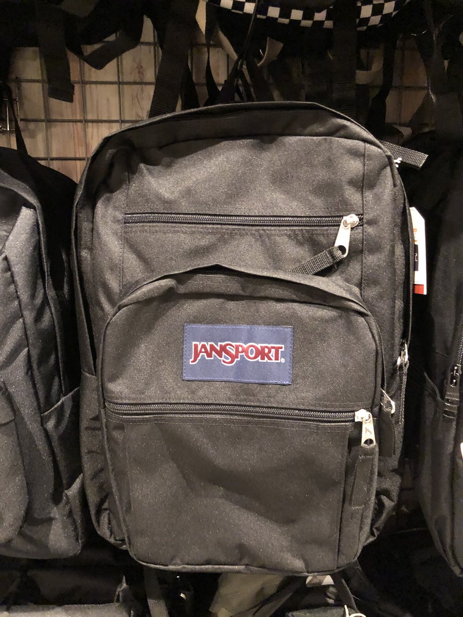 ヴィレッジヴァンガードイオンモール日吉津 ジャンスポーツのビッグステューデントというリュック 右側のは一回り小さいタイプ 昔は小さい方が定番でしたが今は 大きい方が売れております 何でもかんでもスマートフォンに入る時代なのに リュックは ヴィレッジヴァンガードイオンモール日吉津 ジャンスポーツのビッグステューデントというリュック 右側のは一回り小さいタイプ 昔は小さい方が定番でしたが今は 大きい方が売れております 何でもかんでもスマートフォンに入る時代なのに リュックは