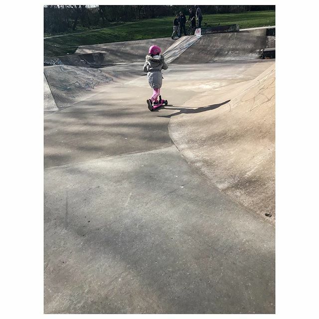 “She stepped forward whilst everyone stood back”
iPhone picture .
.
.
.
.
#photoart #ilovephotography #photographie #exposure #ig #digitalphotography #photos #visualsoflife #mobilephotography #photographyislife #photography #photographer #photographyaddi… ift.tt/332xCU0