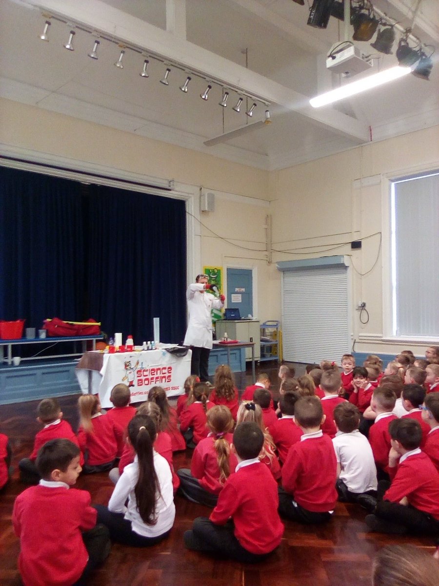 shieldrowschool's tweet image. An amazing start to British Science week with @Science_Boffins