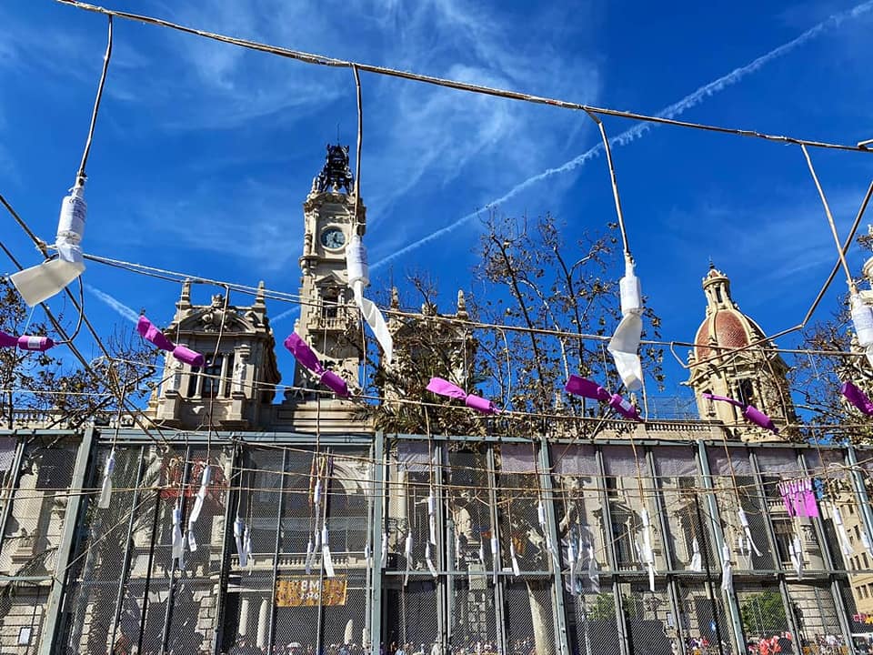 amorfallero_'s tweet photo. Como siempre a las ⏳14:00 h. Mascletà 🧨en la plaza del Ayuntamiento Pirotecnia Del Mediterráneo @pirotecnia_del_mediterraneo 💥

#pirotecniadelmediterraneo🎇 #amorfallero #masclet #fallas #fallas2019 #mascletà #pleim #polvora #fallesunesco #ganasdepólvora https://t.co/8ky3uQX1cB