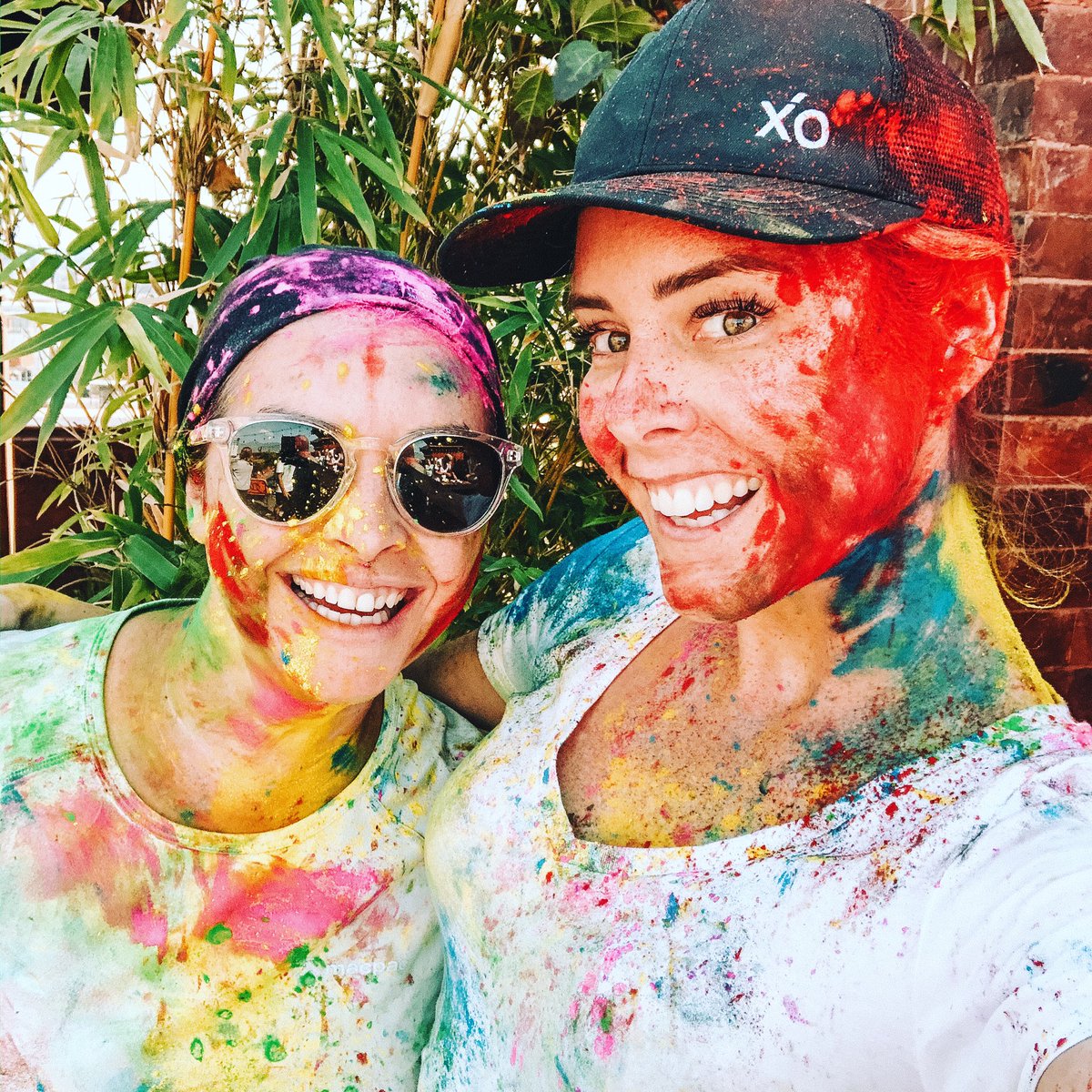 CandiceWyatt10's tweet photo. HAPPY HOLI FESTIVAL from Nepal! #holi #happyholi #holifestival @braincancer_AU #trek4braincancer https://t.co/QMxV2O4dEE